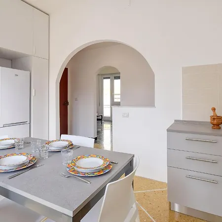Apartment 3 Bedroom Nice Apartment In Rapallo *