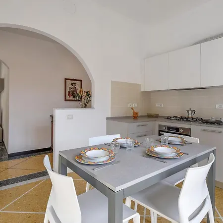 3 Bedroom Nice Apartment In Rapallo *