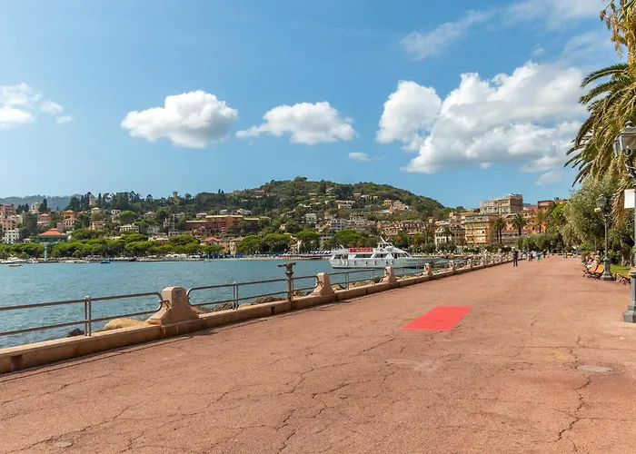 3 Bedroom Gorgeous In Διαμέρισμα Ραπάλο