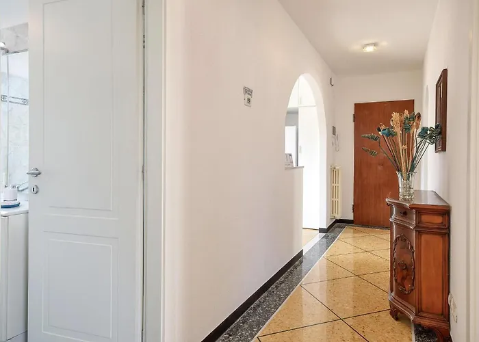 3 Bedroom Gorgeous In Διαμέρισμα Ραπάλο